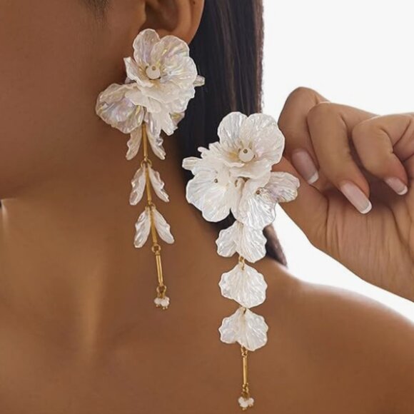 Anthro Oversized Seashell Charm Flowers Earrings